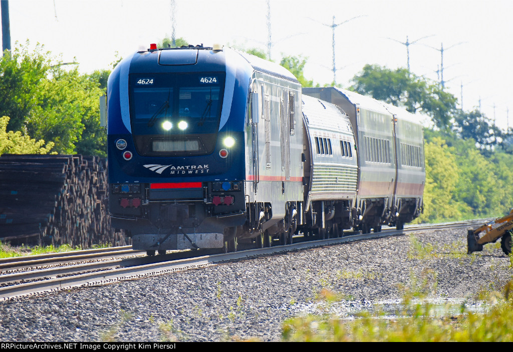 IDTX 4624 Amtrak Midwest Illinois Zephyr